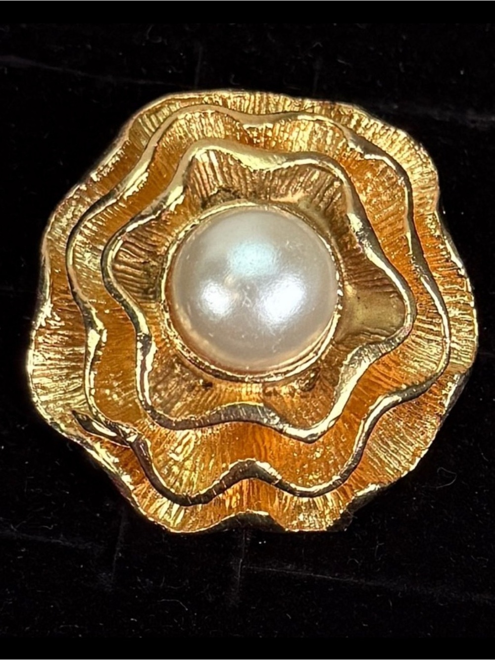 Vintage Musi aged goldtone faux pearl weighted 3-D flower scarf clip